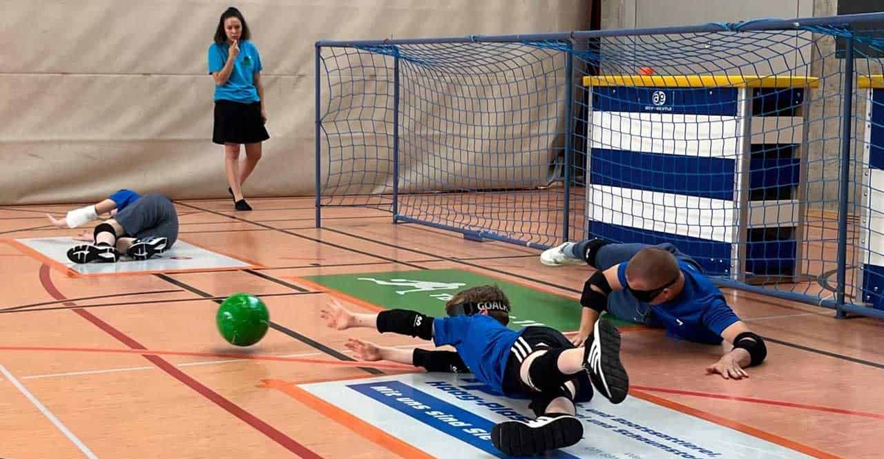 Eine typische Aktion während eines Torballspiels. Eine typische Aktion während eines Torballspiels.