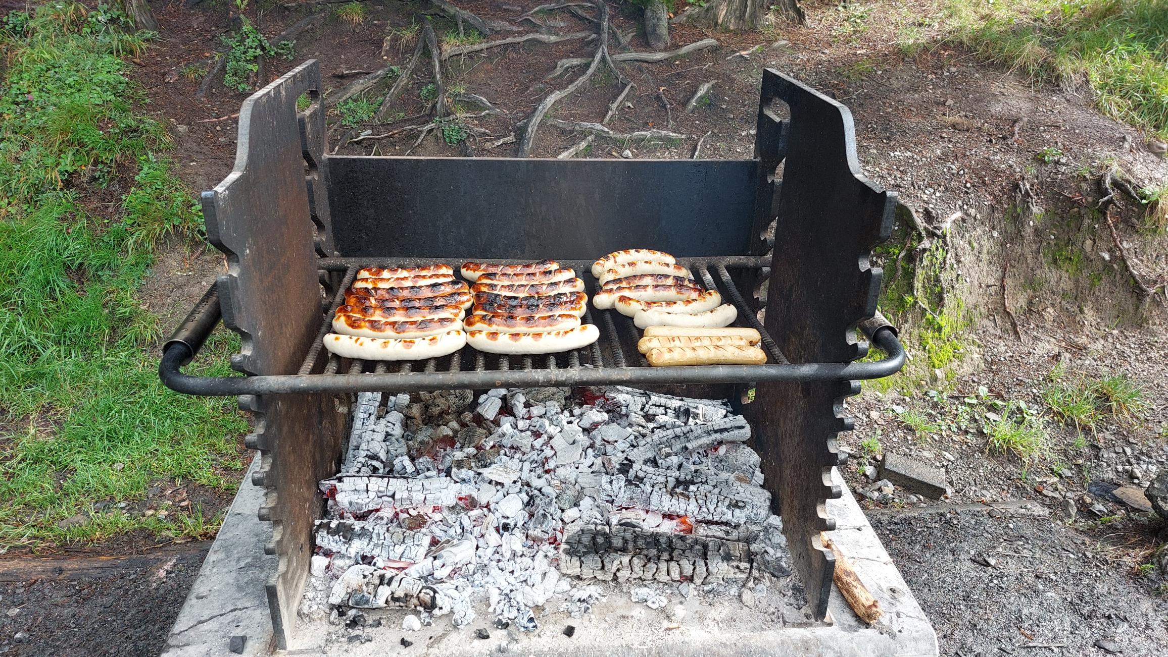 20240917_115047 Grillställe mit Bratwürsten